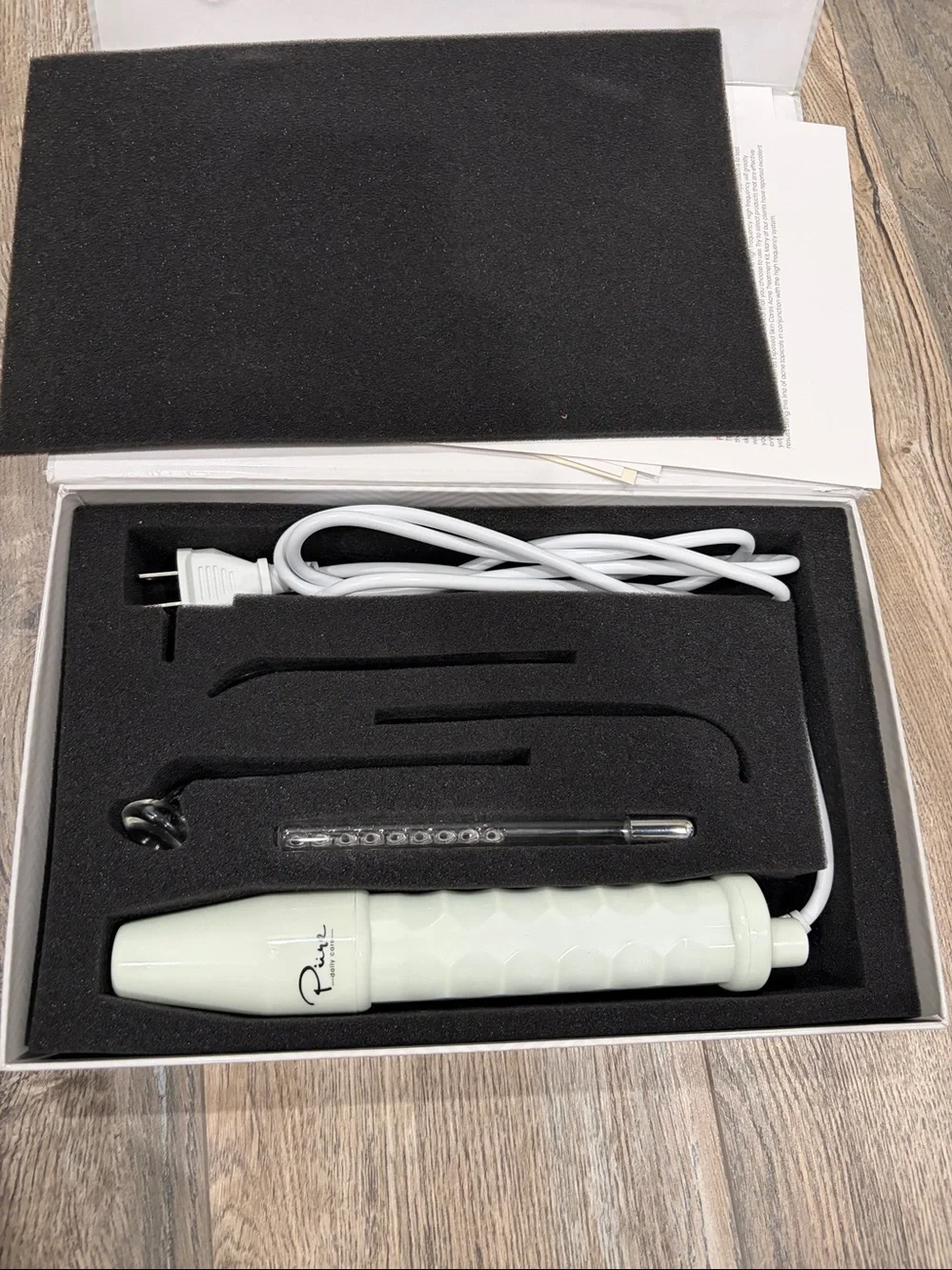 NUDE White NuDerma At-Home Dermal Cell Energy Device